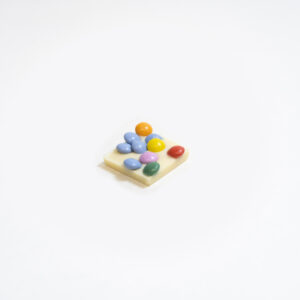 Karakken met smarties witte chocolade