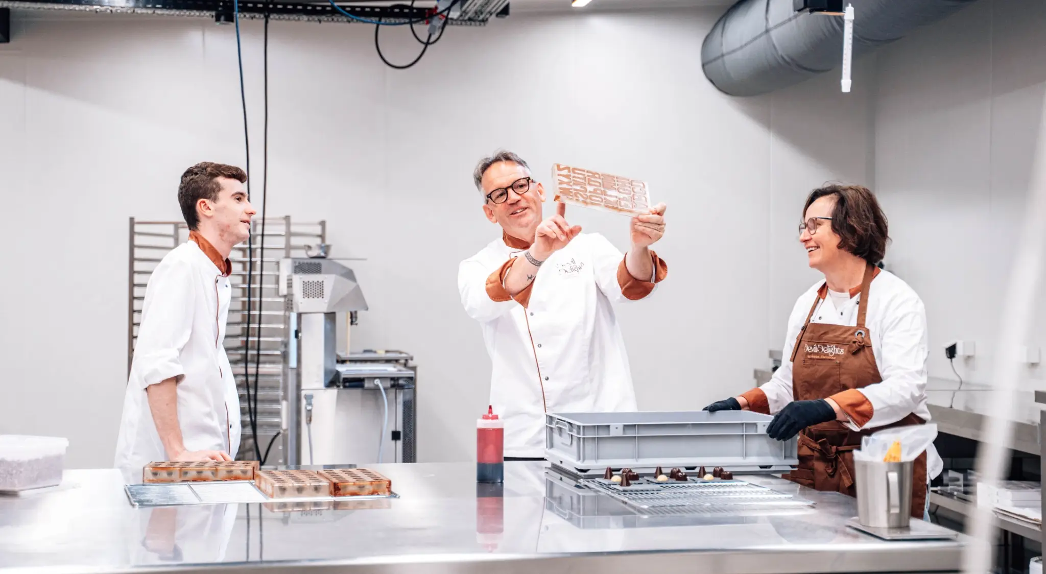 cheff describing chocolate